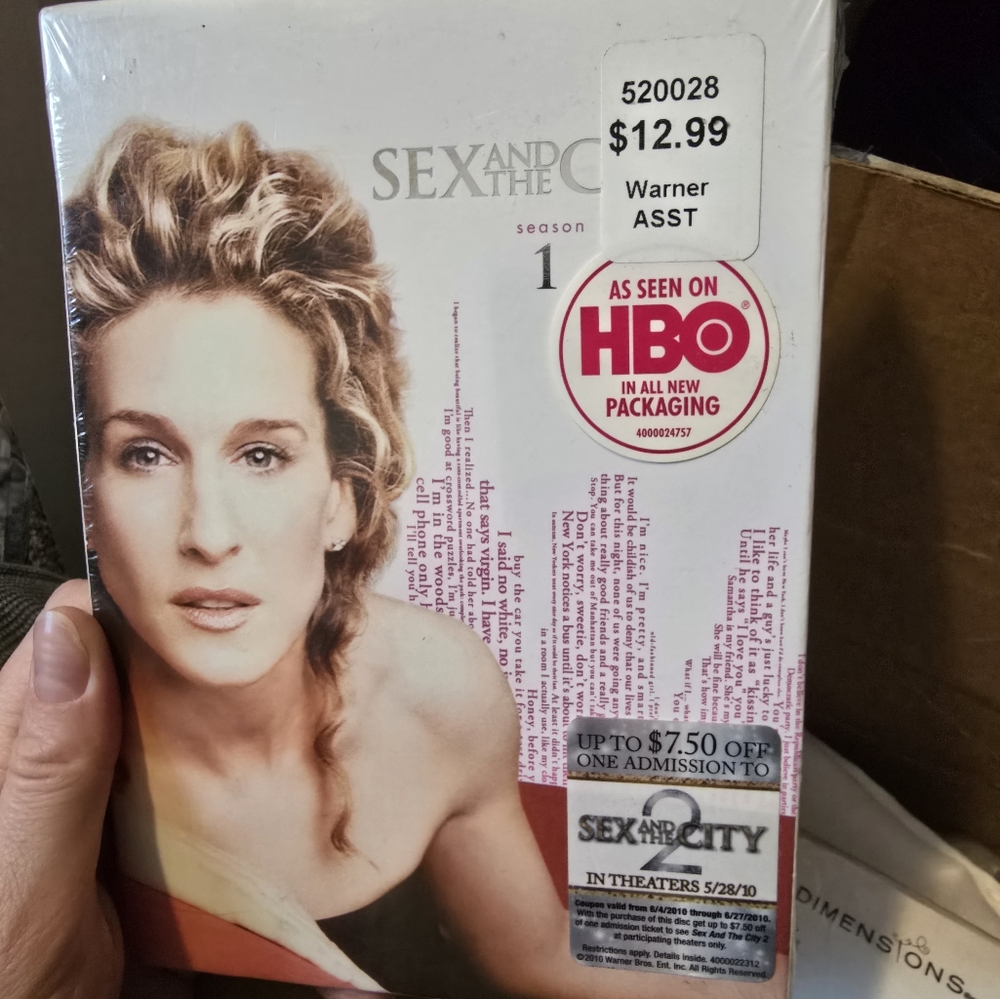 ☆ FREE - Sex & the City Season 1 DVD unopened